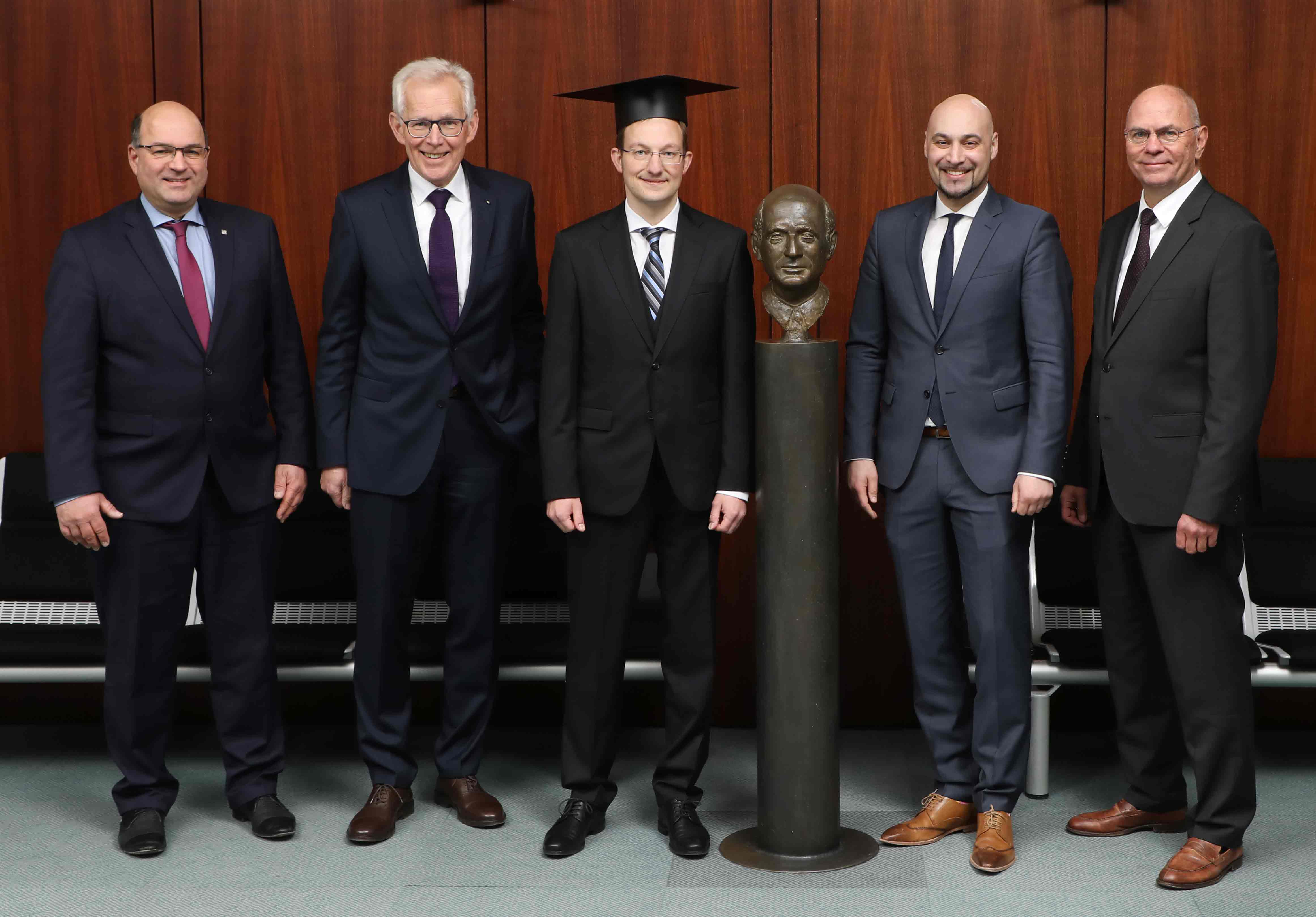 v.l.: Prof. Dr.-Ing. Ansgar Trächtler, Prof. Dr.-Ing. Jürgen Gausemeier, Dr. Meinolf Lukei, Prof. Dr.-Ing. Roman Dumitrescu, Prof. Dr.-Ing. Detmar Zimmer